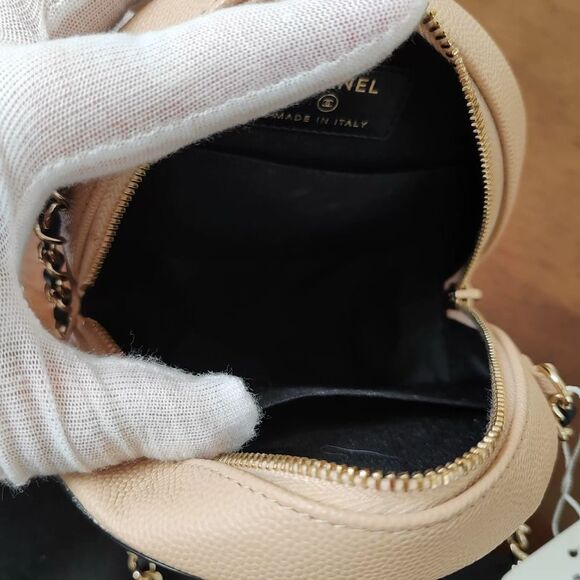 Chanel Women Pre-Loved Bag Very Good Condition - Picture 9 of 9